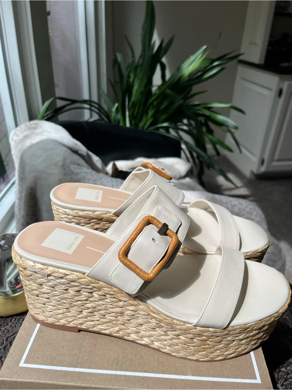 DOLCE VITA THORIN IVORY LEATHER RAFFIA PLATFORM SANDALS 9.5